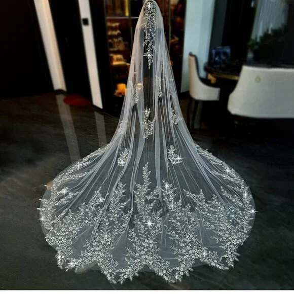 Camille Crystal Veil - Picture 5 of 9